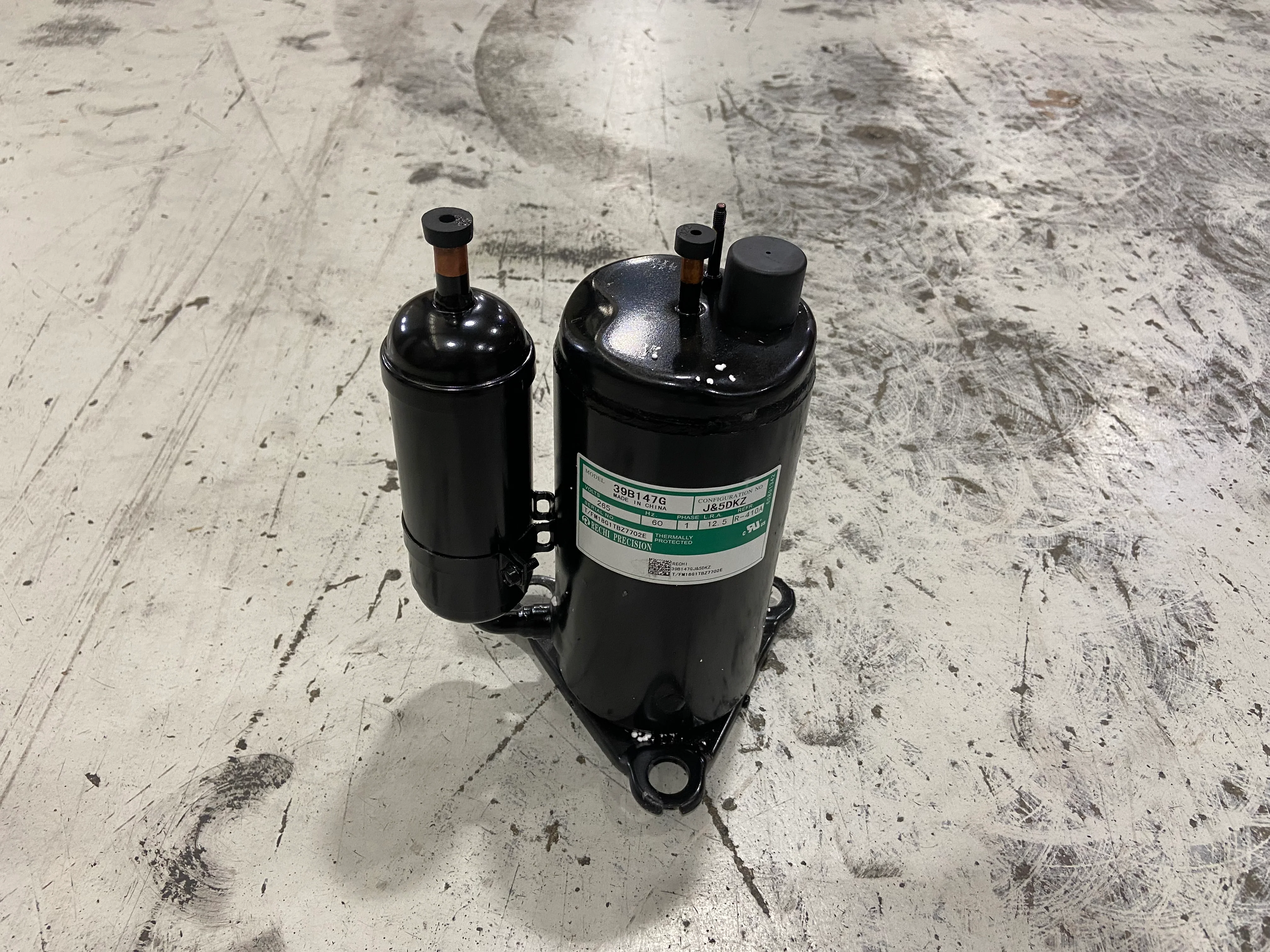 1/2 Ton Ac/HP Rotary Compressor 265/60/1 R-410A - Image 6