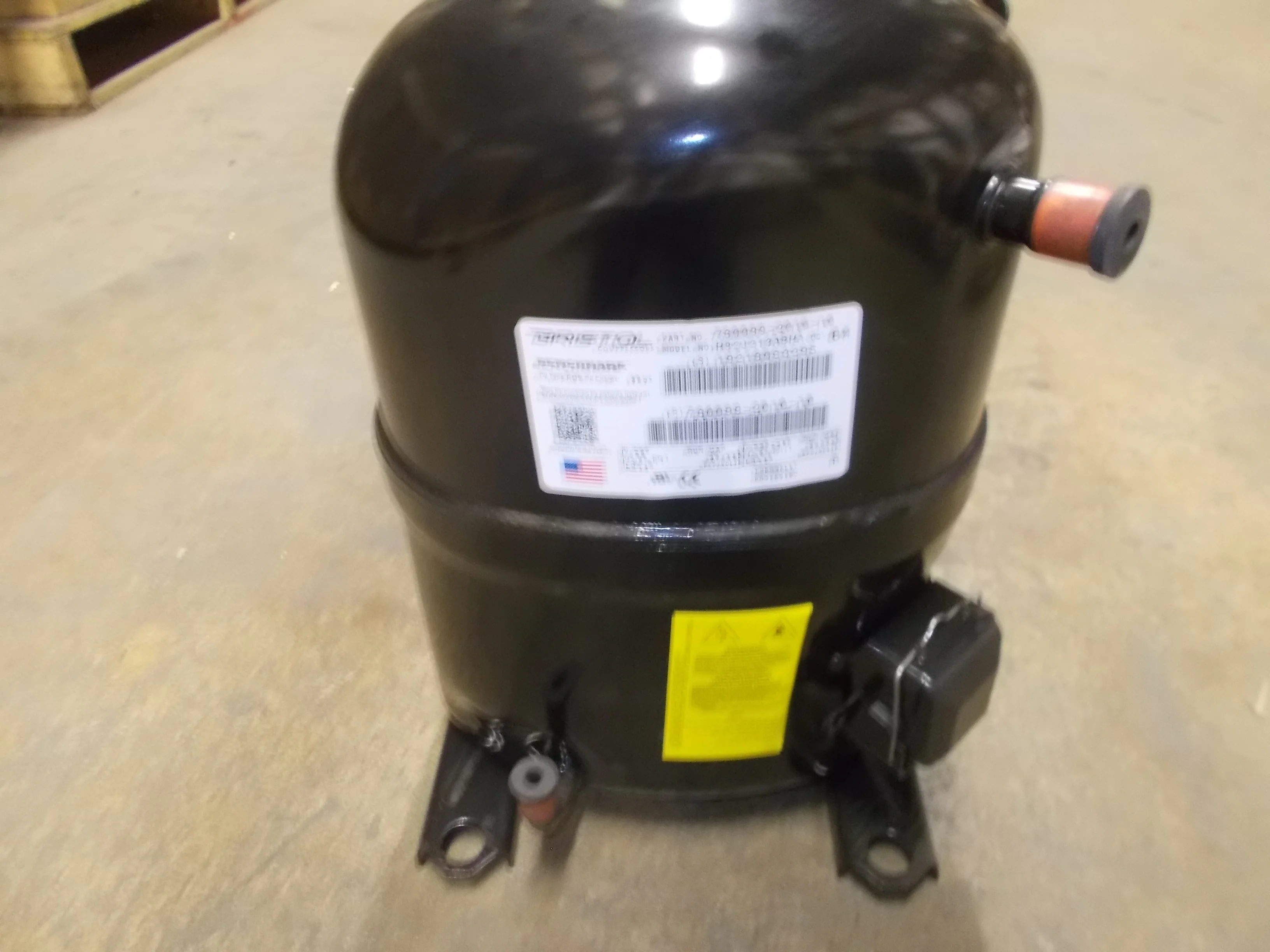 1-3/4 Ton AC/HP Benchmark Model Reciprocating Compressor, 220-240-265/60-50/1 R-410A - Image 5