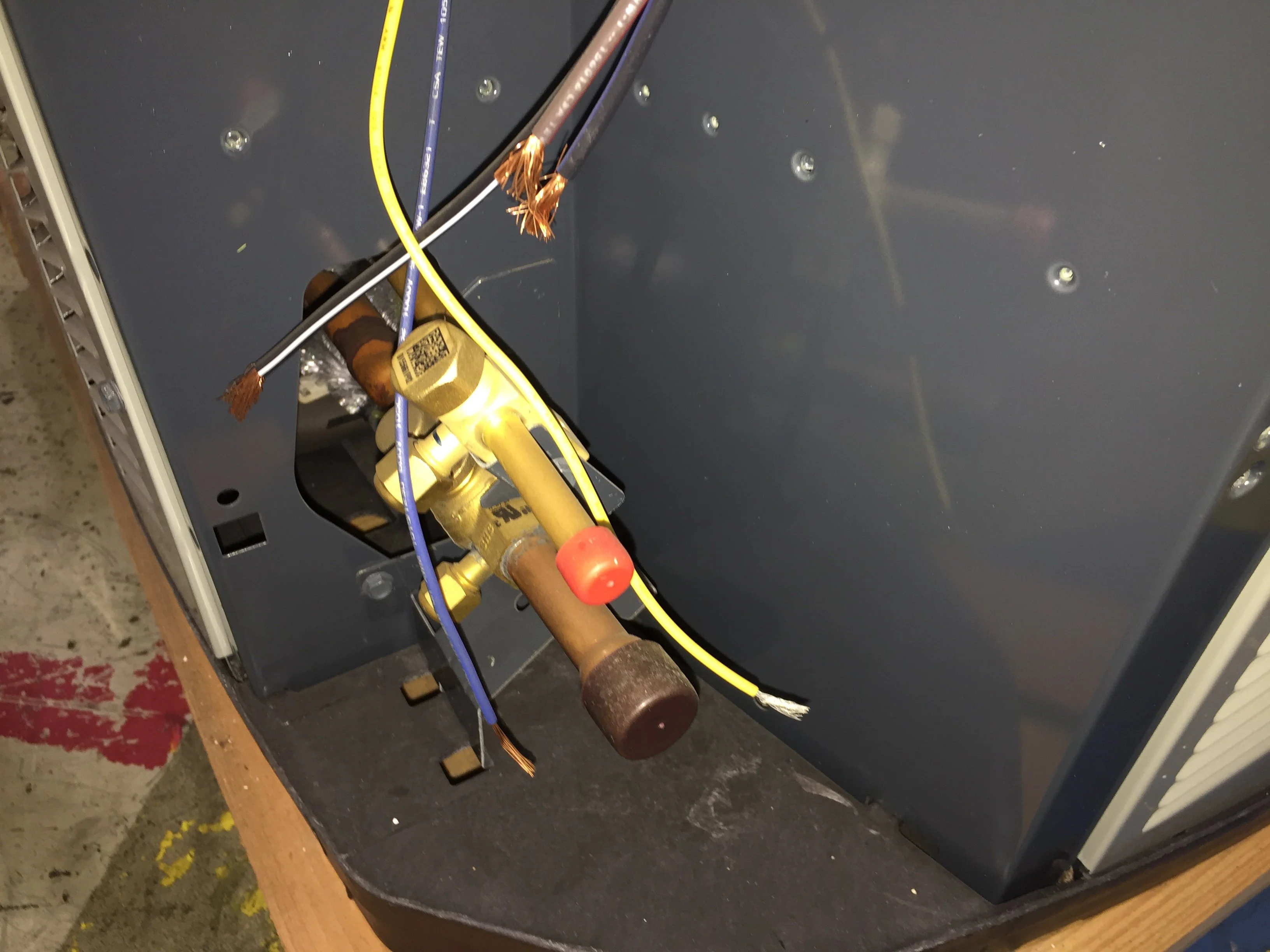 COMMERCIAL USE ONLY 2.5 Ton Split-System Air Conditioner 13 SEER 208/230/60/3 R-410A - Image 5