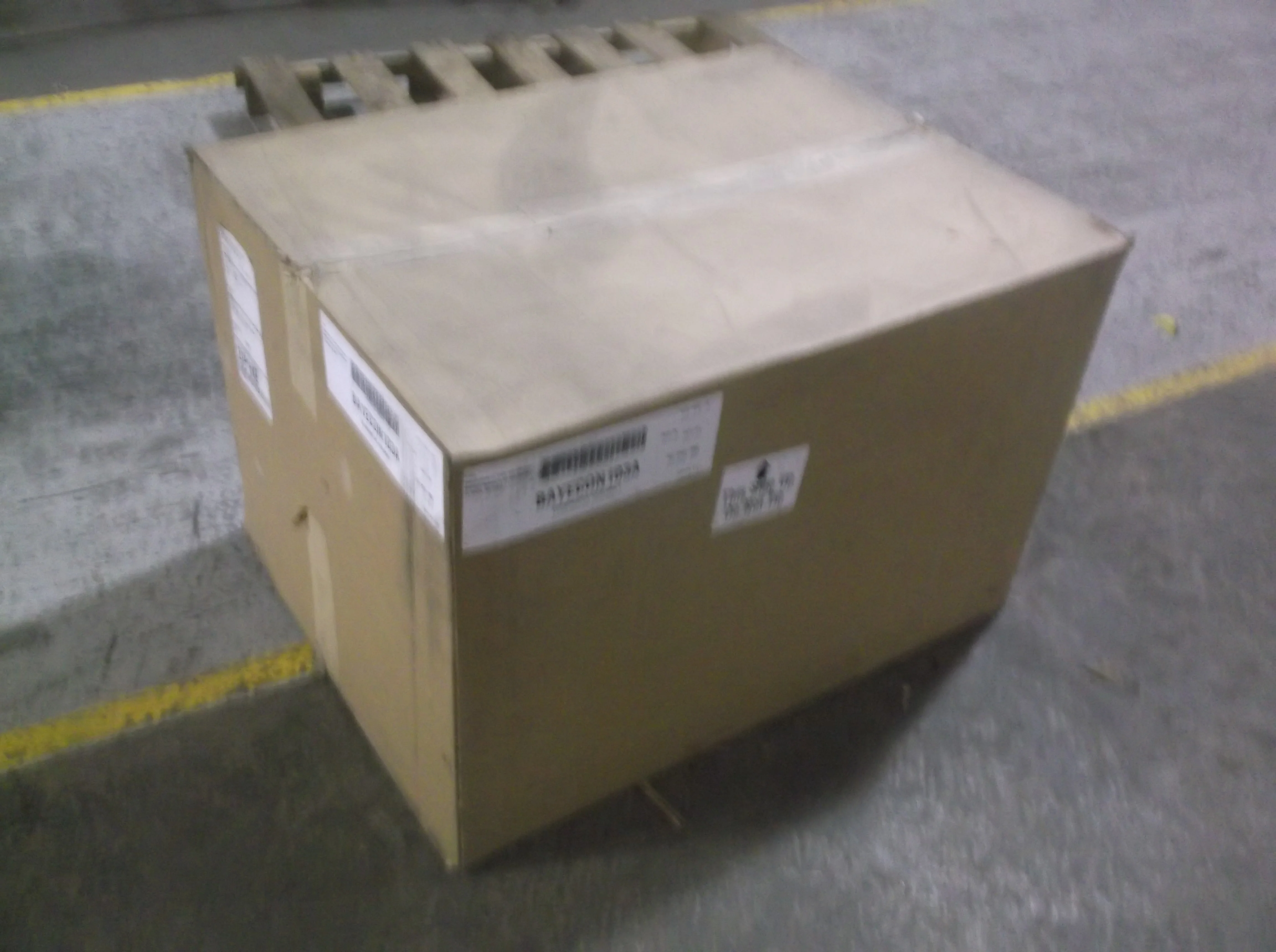 3 Ton Modulating Economizer And Rain Hood - Image 4