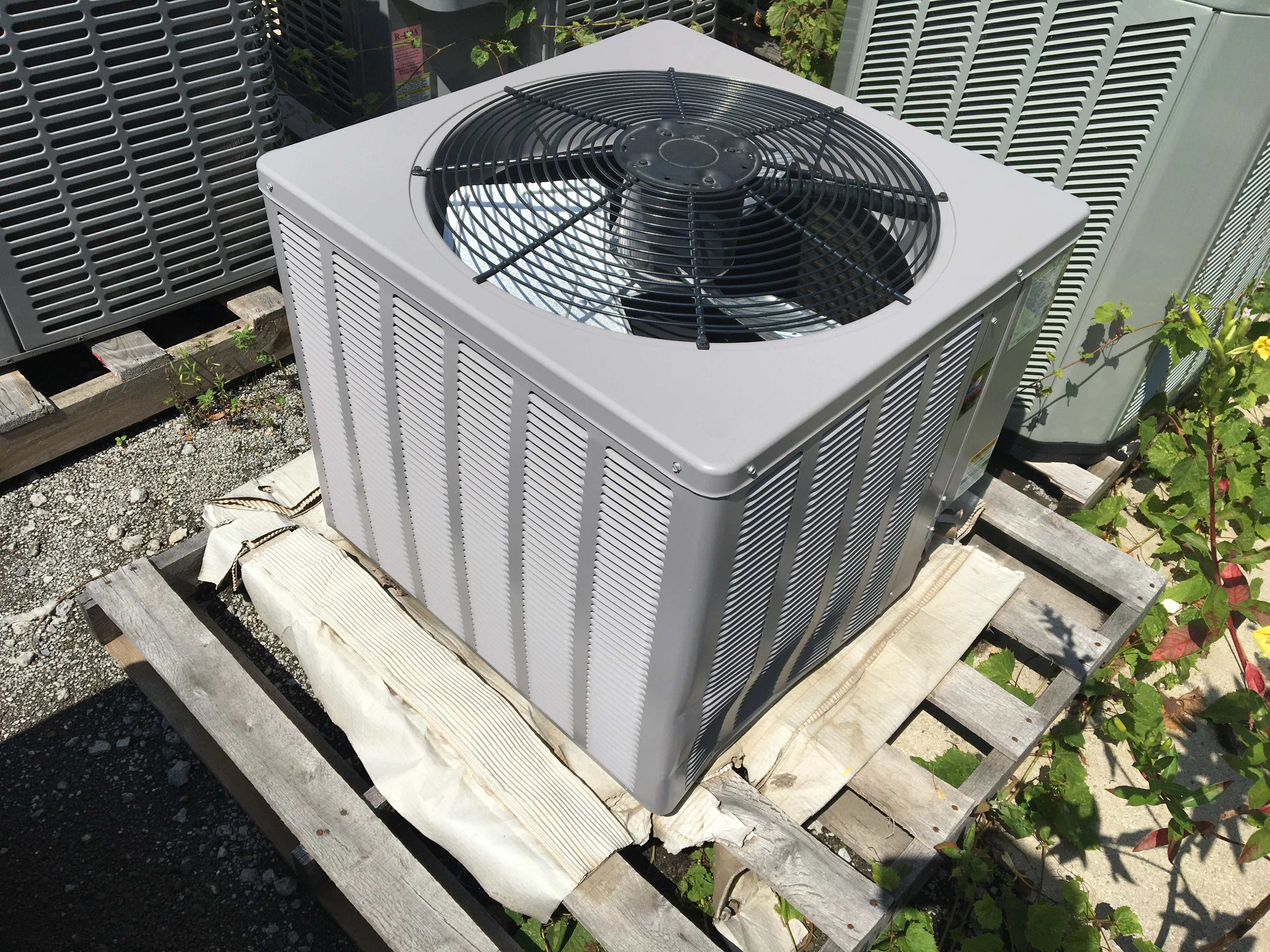 3.5 Ton Split-System Air Conditioner, 13 Seer 208-230/60/3 R-410A - Image 8