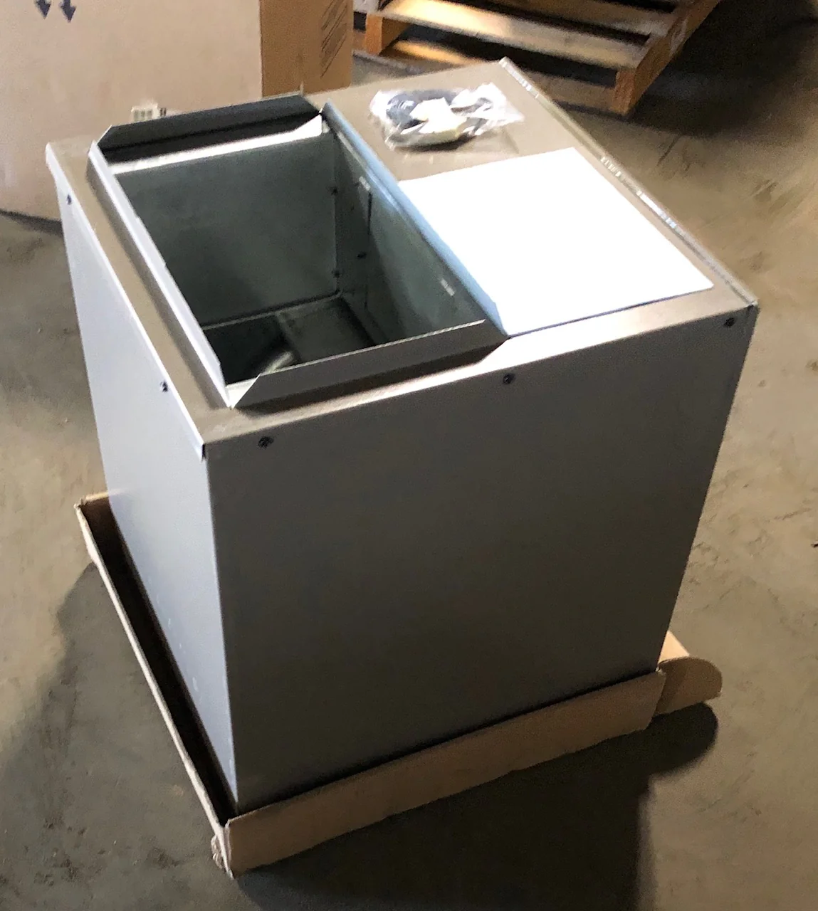 4 Ton AC/HP Multiposition Air Handler/Less Coil, 460/60/3 CFM:1600 **Coil Not Included** - Image 4