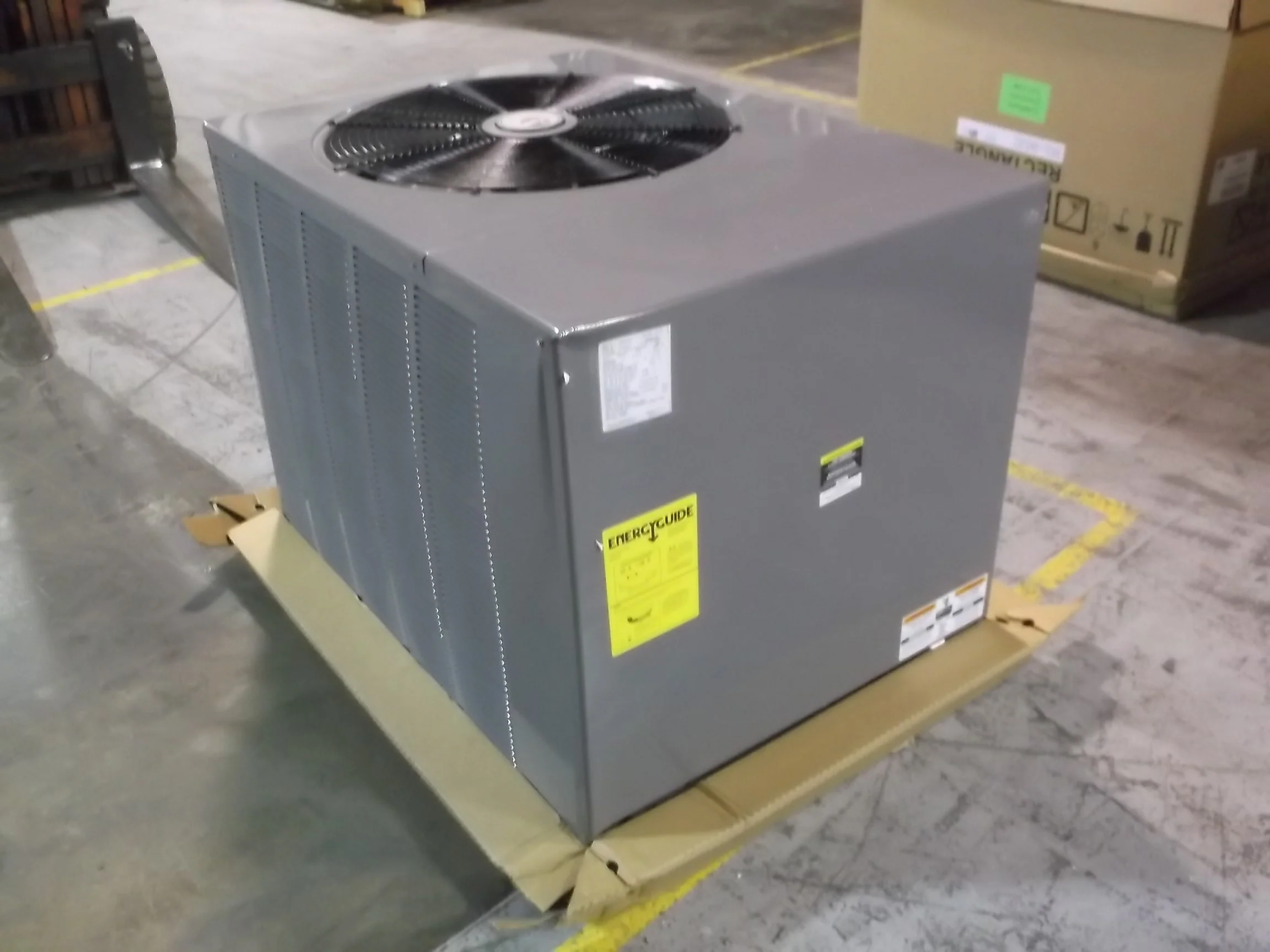 5 Ton 2-Stage Split-System Air Conditioner W/Comfort Control, 18 Seer, 208-230/60/1 R-410A - Image 3