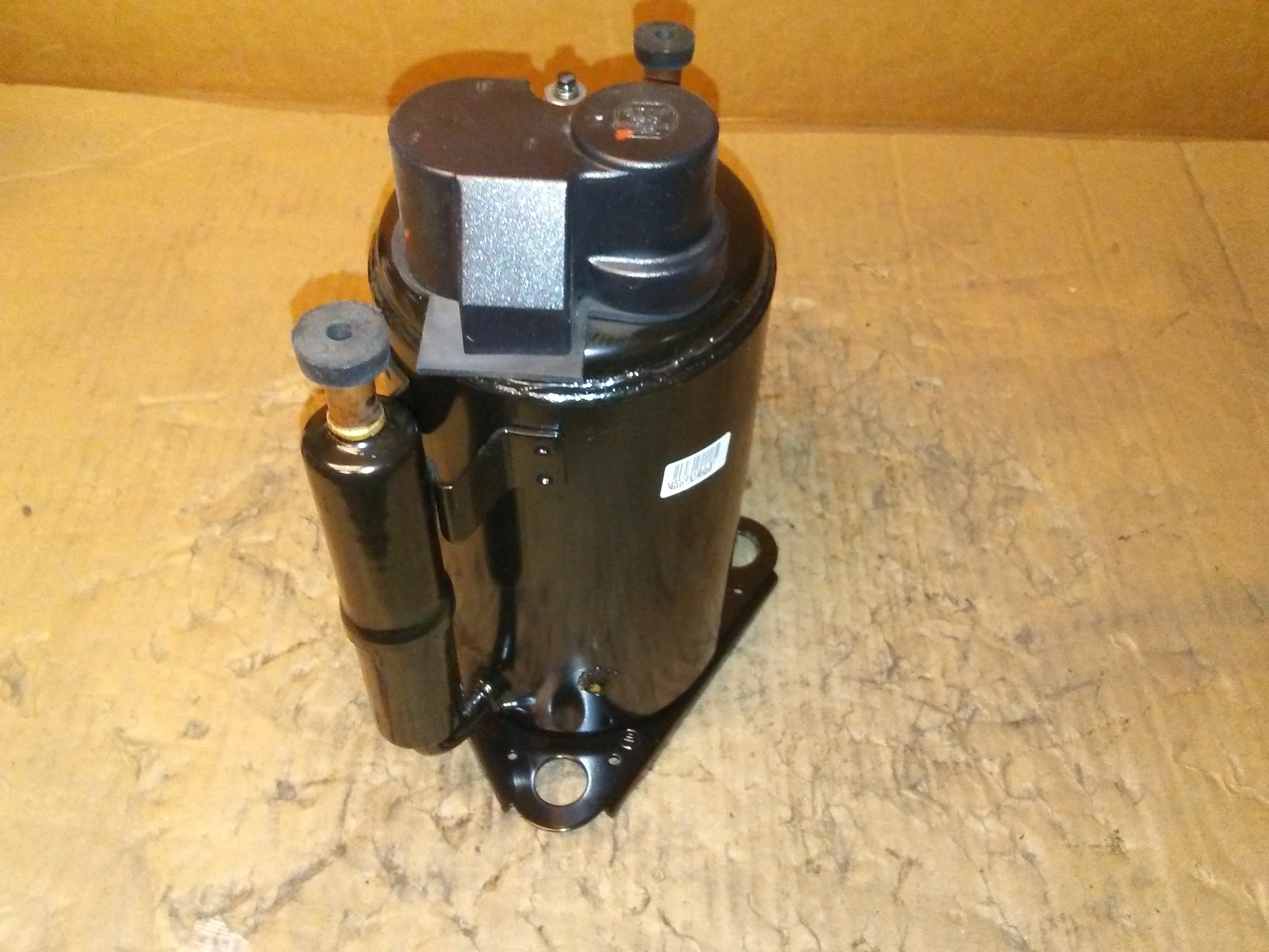 5,300 BTU AC/HP Rotary Compressor 220-240/50/1 R-410A - Image 3