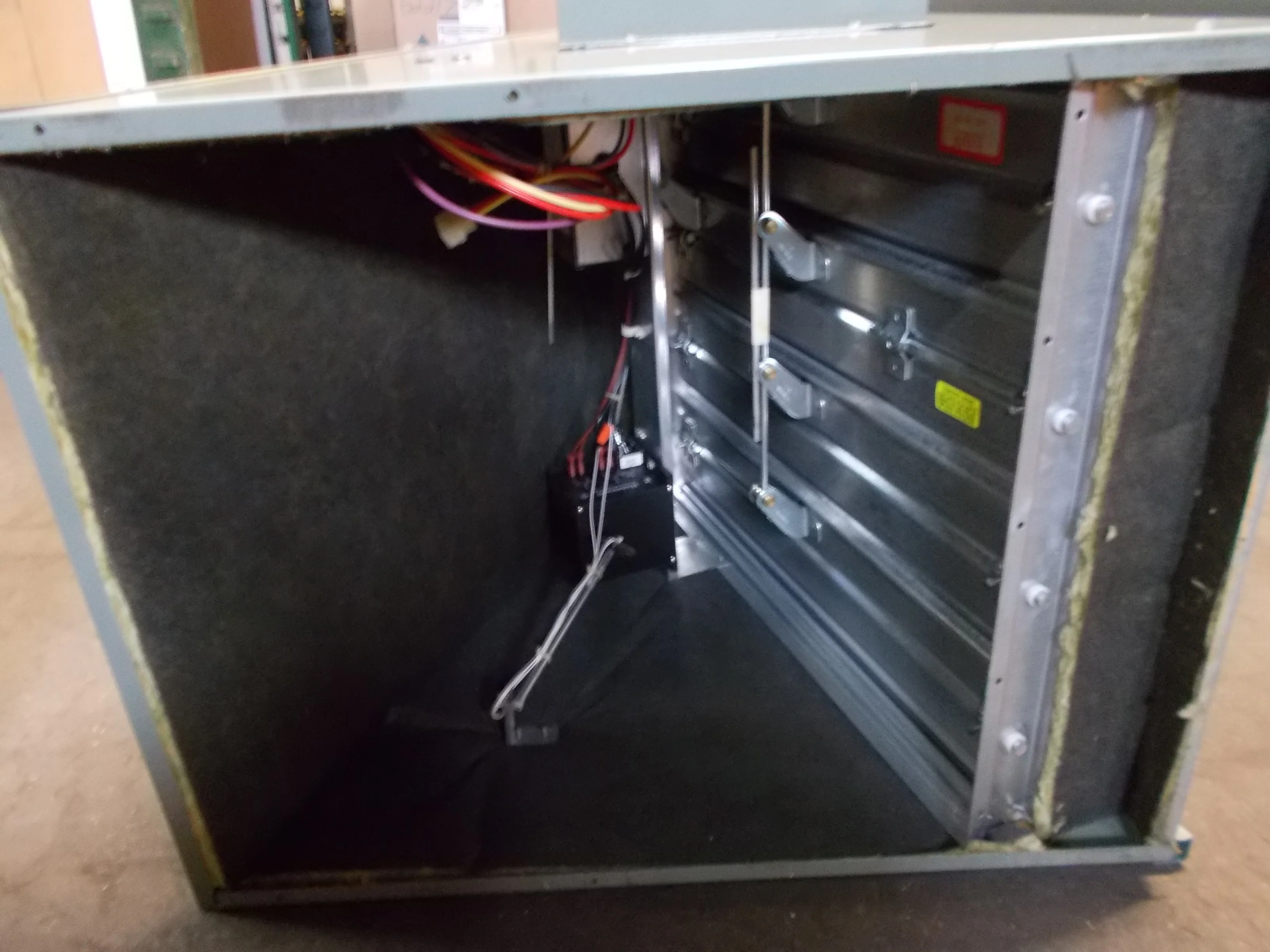 7-1/2 Ton Downflow/Sideflow Economizer w/Relief Damper 208-230-460/60 - Image 4