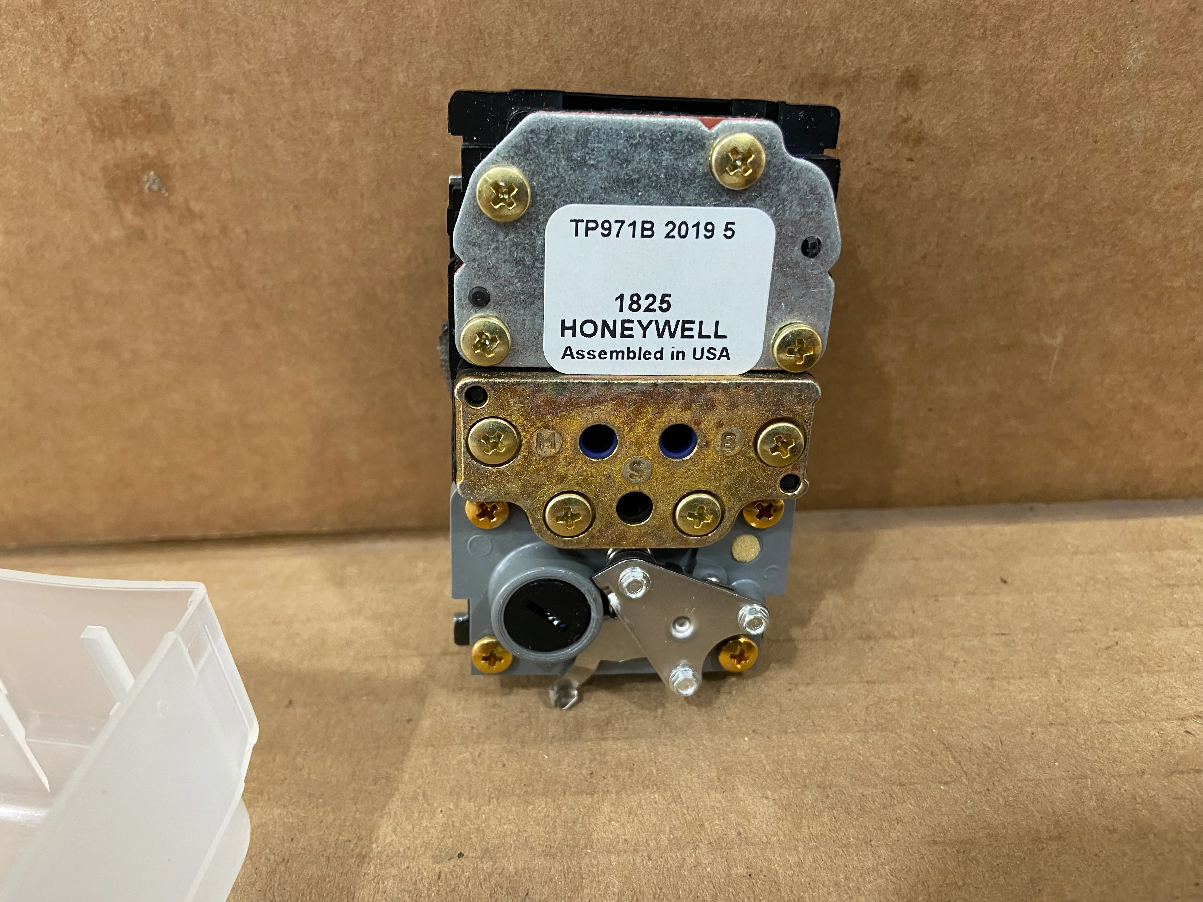 Reverse Acting Pnematic Thermostat Heating with Day/Night Setpoint 60-90F - Image 3