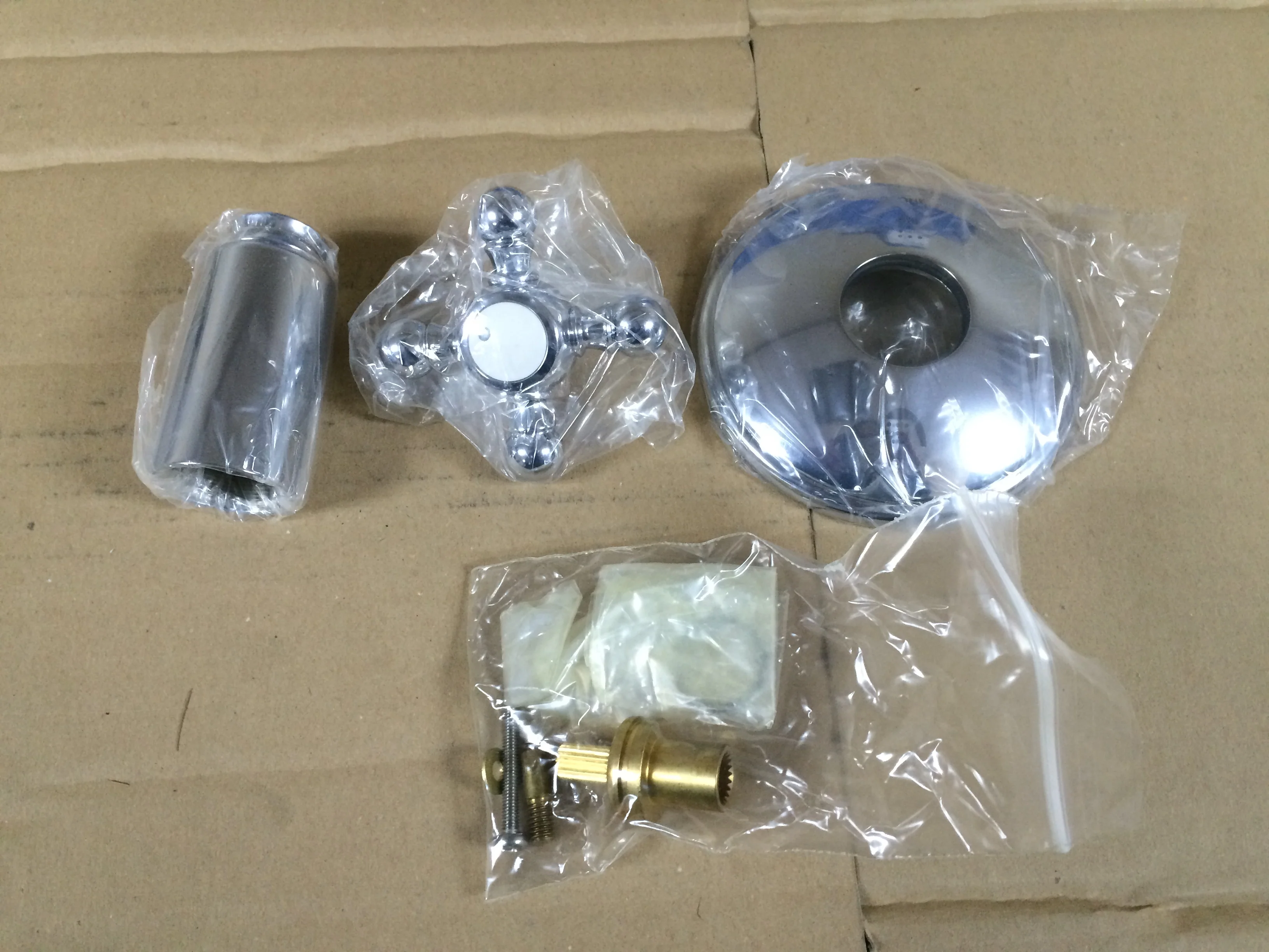 Single Handle Bathtub and Shower Faucet Trim - Image 4